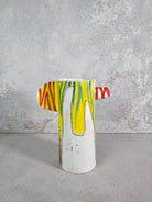 Brocca in ceramica bianca a tema coniglio, decorata e smaltata a mano